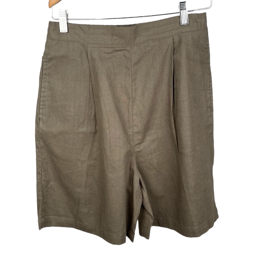 Olive green linen blended shorts sizes medium